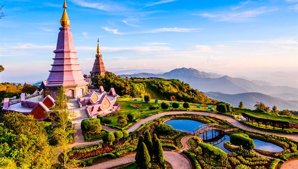 Chiang Mai es la principal urbe del norte tailandés y es conocida por los lugareños como “la rosa del norte” debido a su belleza 
